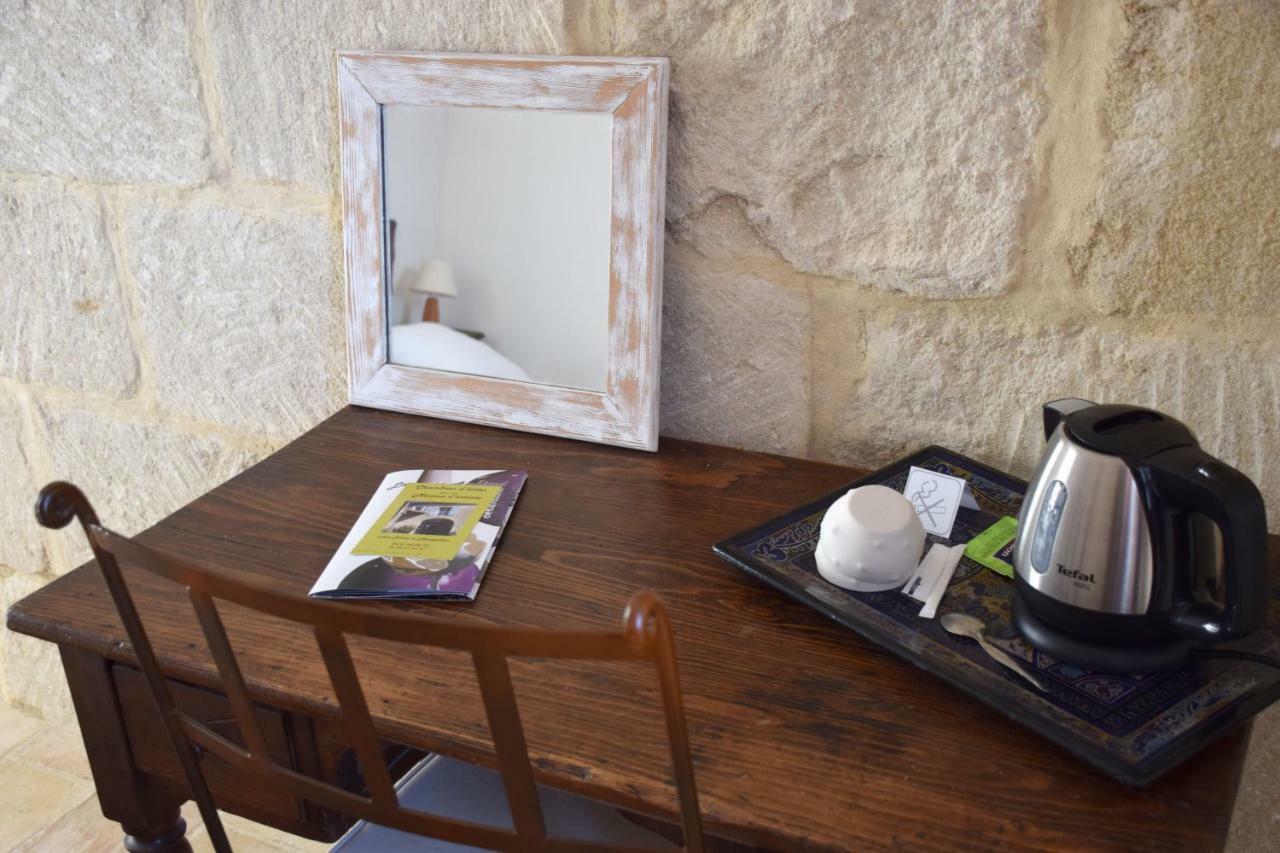 Chambres D'Hotes Dans Maison D'Artiste Galargues Екстер'єр фото
