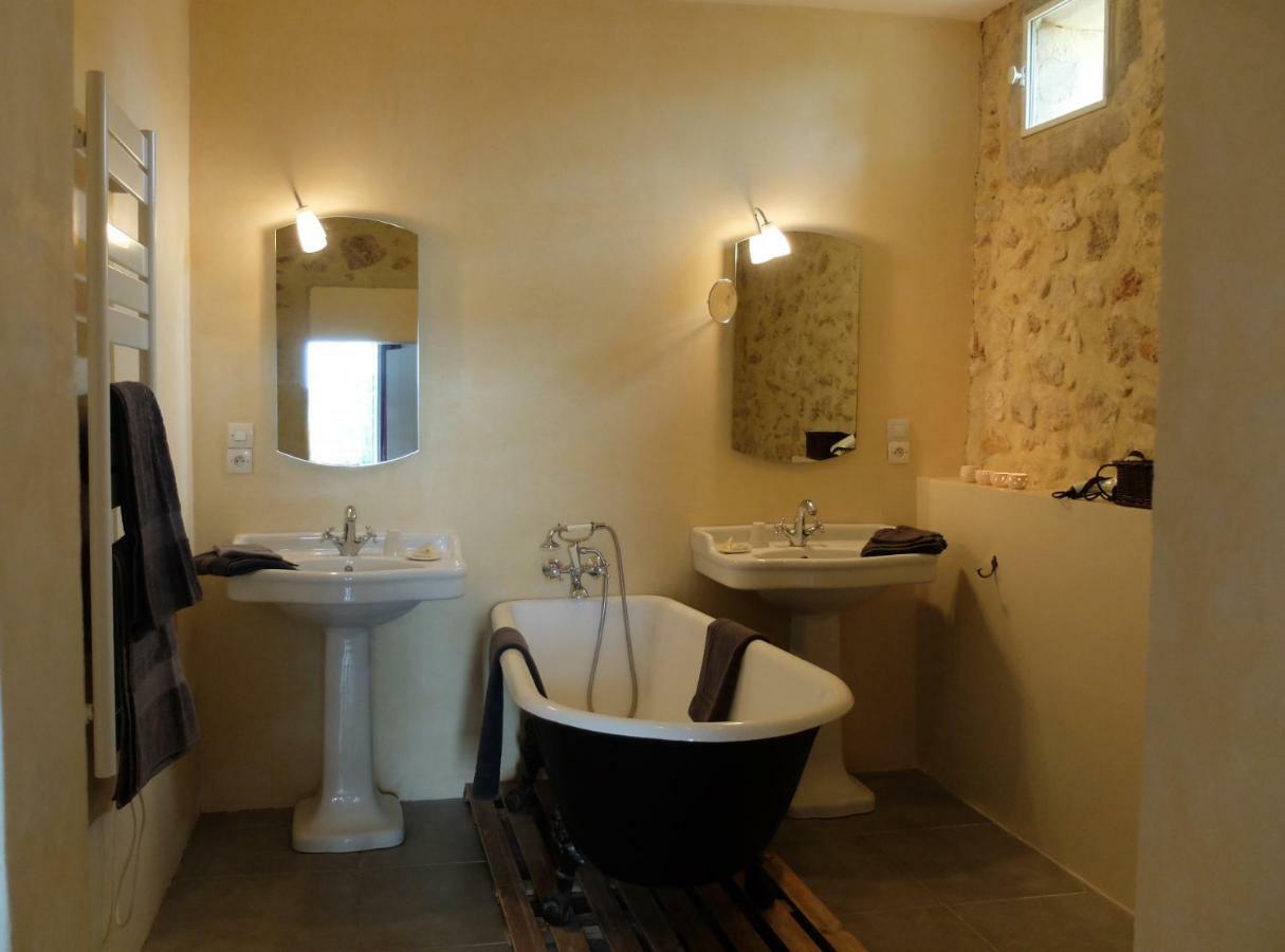 Chambres D'Hotes Dans Maison D'Artiste Galargues Екстер'єр фото