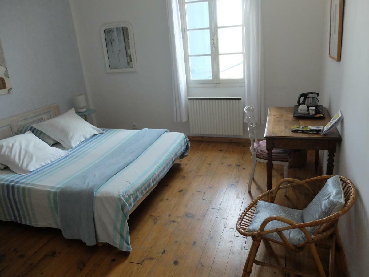 Chambres D'Hotes Dans Maison D'Artiste Galargues Екстер'єр фото
